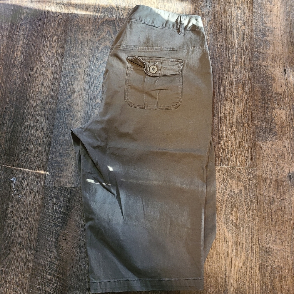 Cato plus size brown Bermuda Shorts Size 20 Women's - Picture 11 of 12